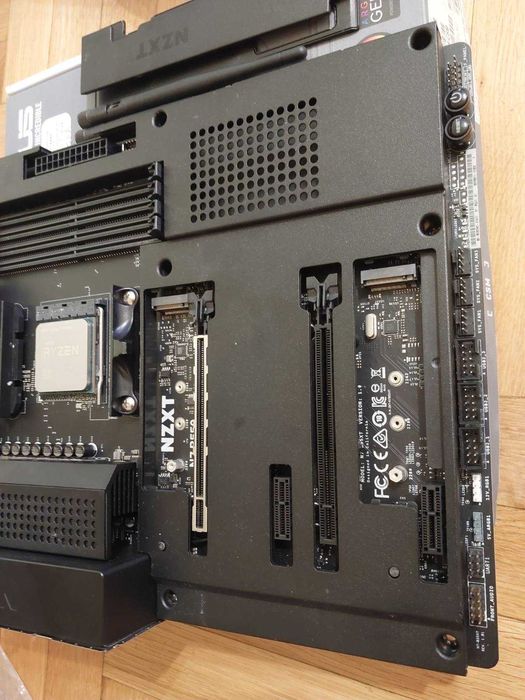 AMD Ryzen 7 5800X + NZXT N7 B550
