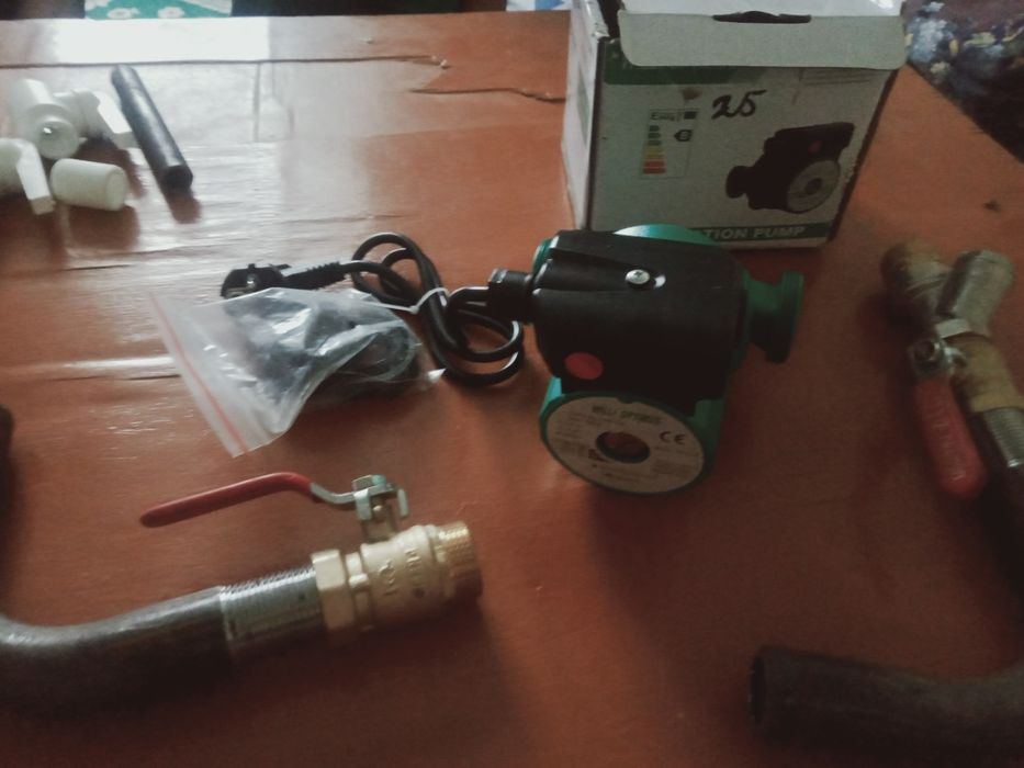 Продам Насос 25 ..