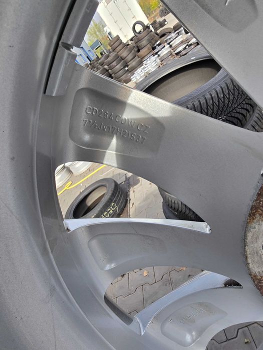 Jante BMW Seria 3 F30 F31 F34 Anvelope iarna Bridgestone 225 50 17