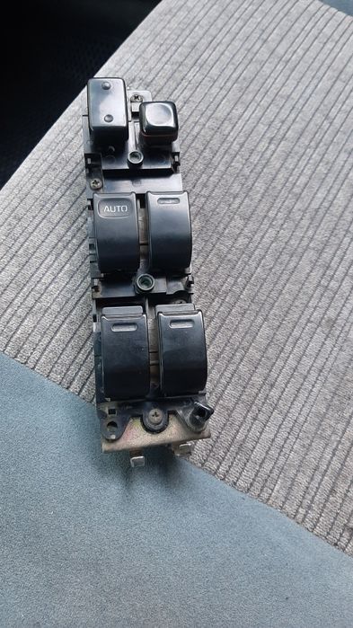 Блок управления стеклоподьёмника.