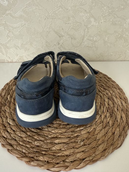 Продам сандали детские