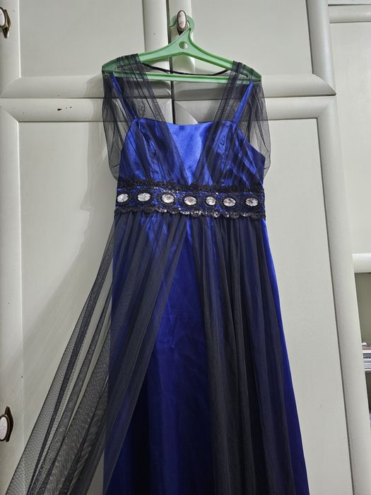 Продам вечернее платье  б,у 50 размера