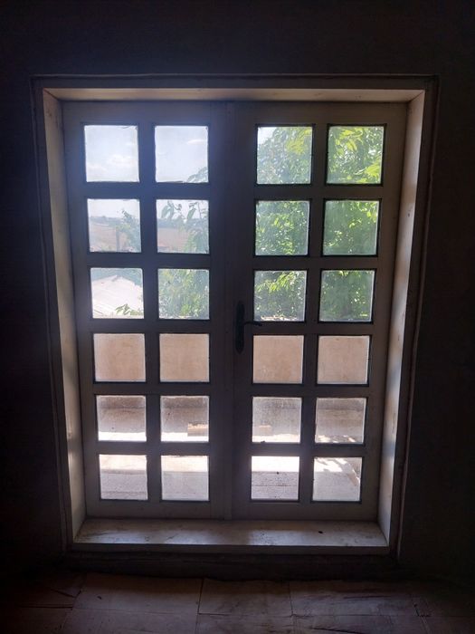 Usi din lemn masiv stejar