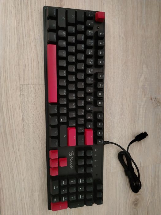 a4tech bloody s510r - белый - клаватура