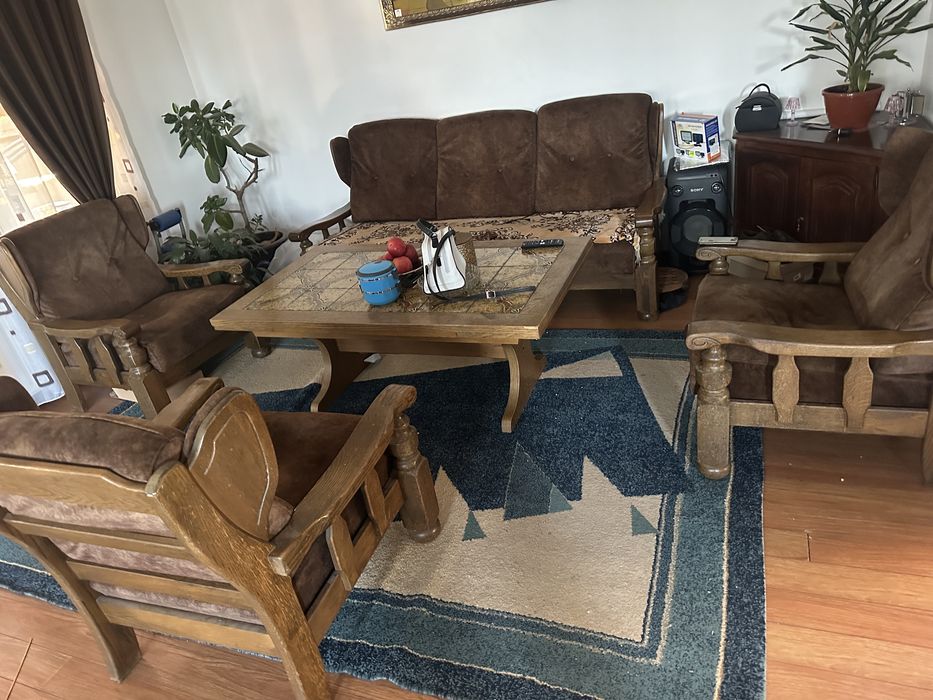 Set: canape si trei fotoli, lemn masiv