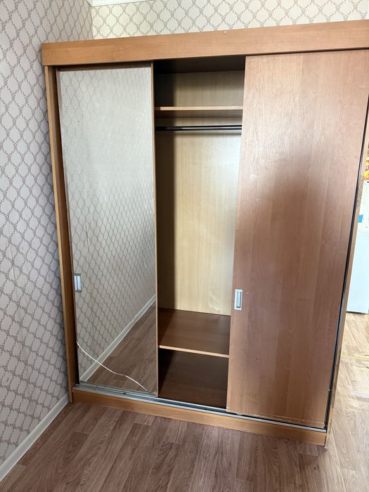 Срочно продам шкаф бу