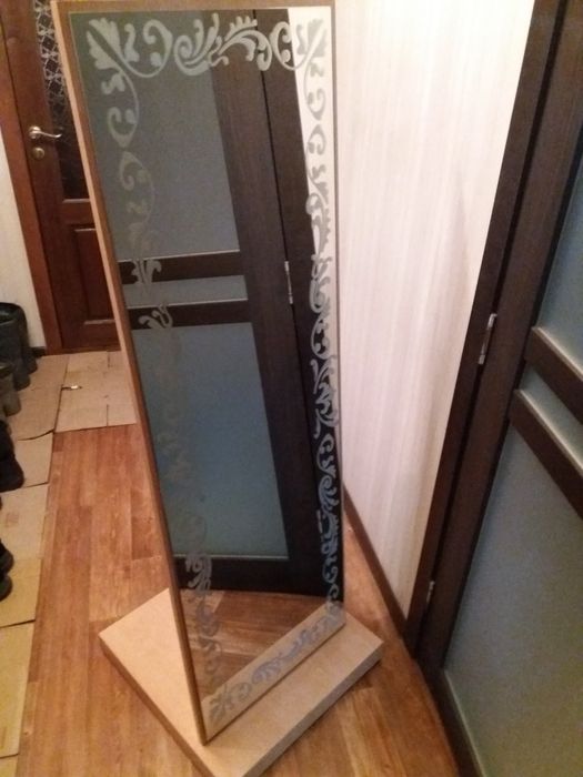 зеркало в салон красоты или одежды