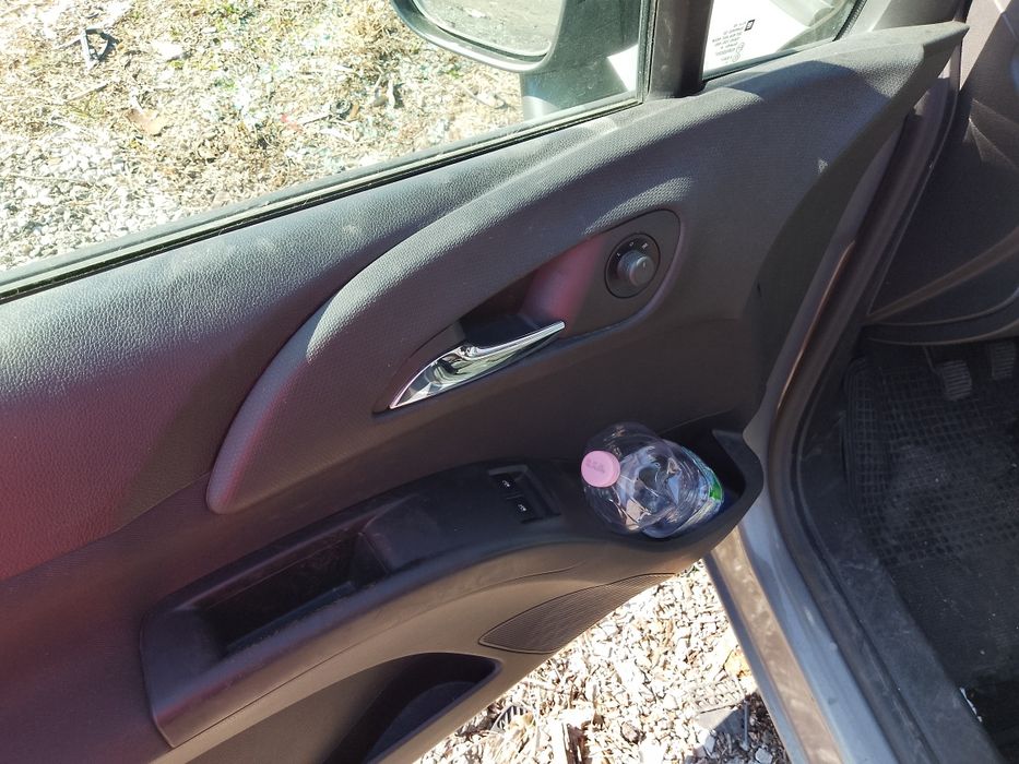 Продавам на части Опел Мерива 1.4Т 2014г