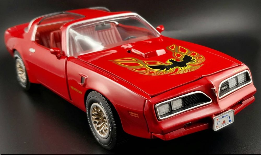 Macheta 1/18 Pontiac Firebird 1 977  Auto World