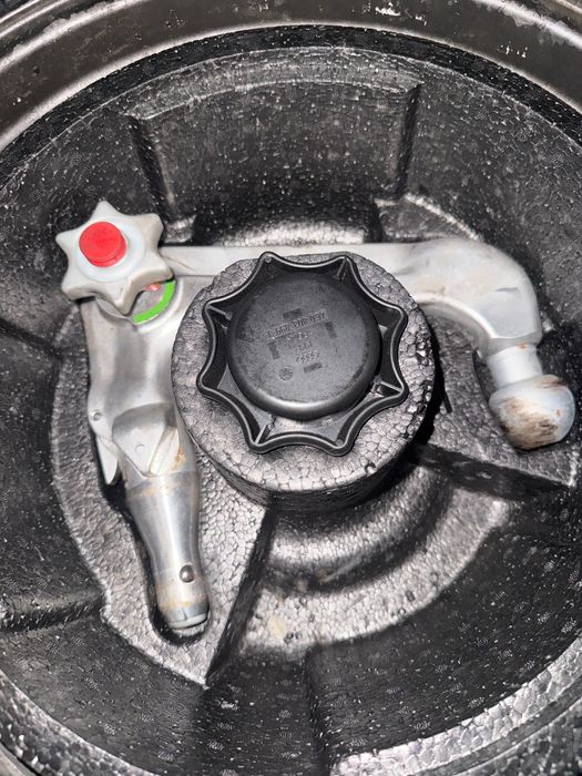 Теглич за Ауди а8 д3