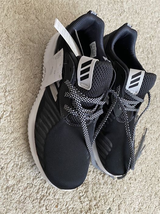 Vand adidas alpha bounce
