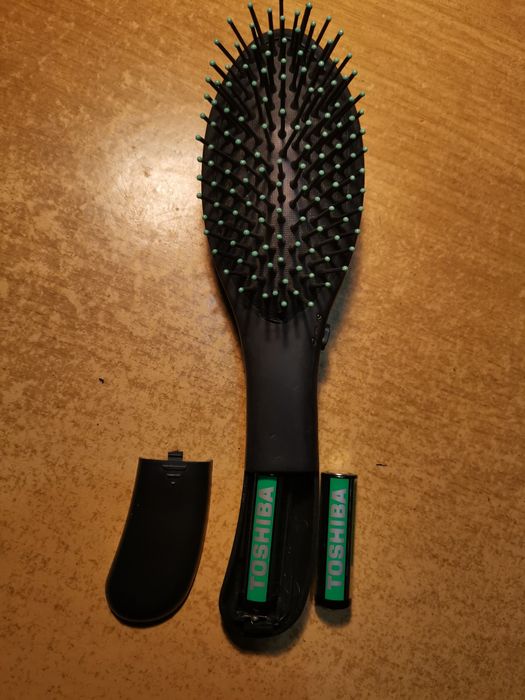 Масажор-четка и Козметичен  прибор