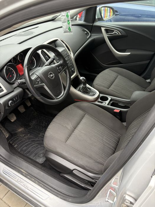 Opel Astra J, 2010, 1.6 benzina