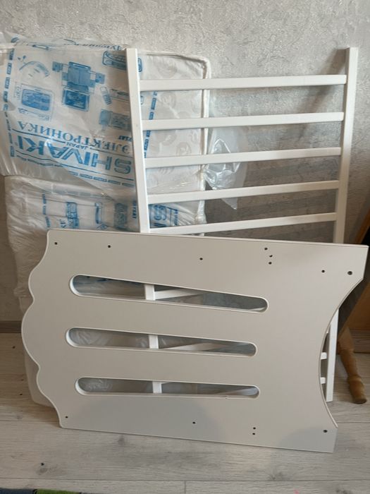 Продамкровать манеж