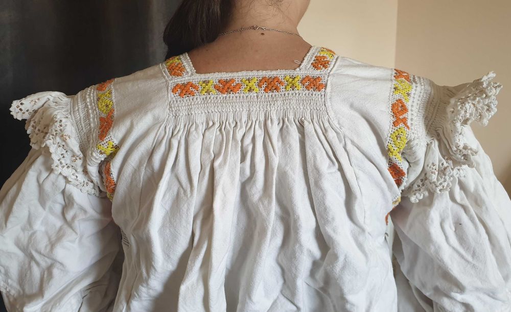 camasa traditionala Maramures, veche 70 ani, fete XS,S, de colectie