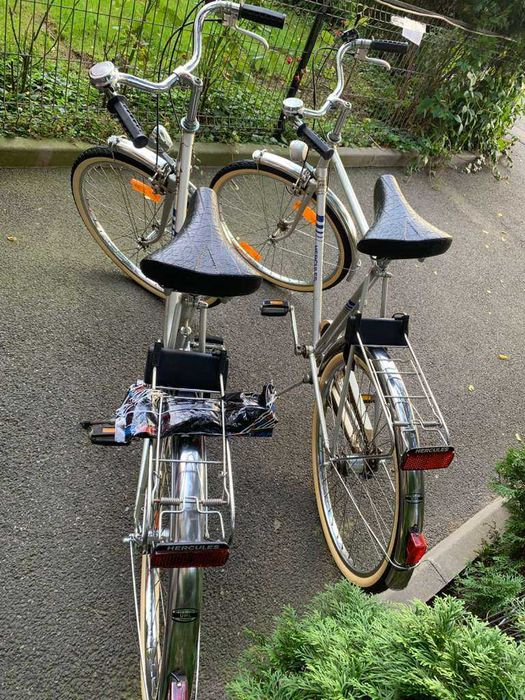 2 biciclete Hercules si un portbagaj pentru transport pe masina
