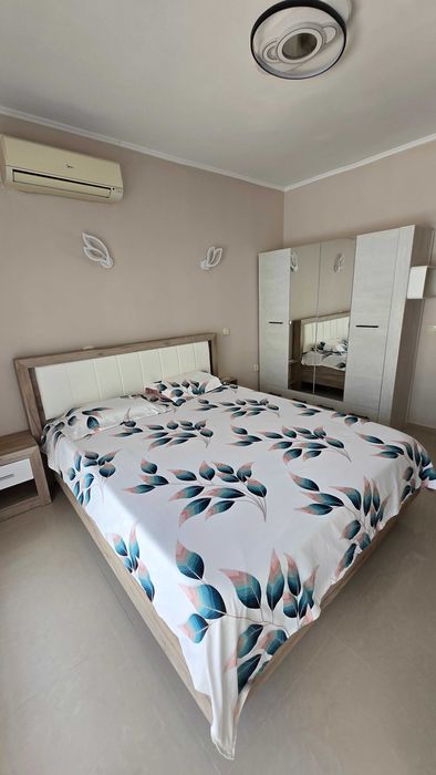 Апартамент под наем първа линия