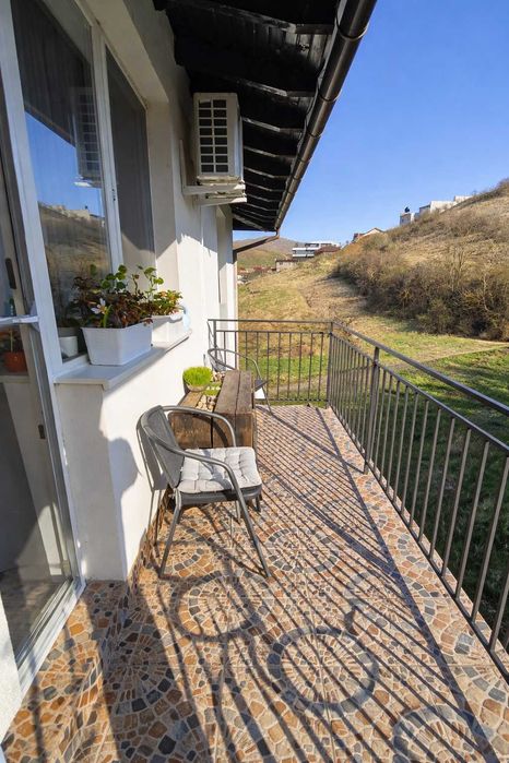 PF vând apartament 3 camere, 59 mp + terasă 8 mp, 2 parcări, mobilat/u