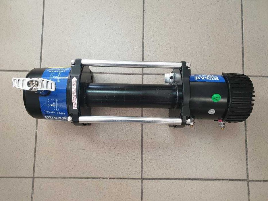 Troliu dezechipat HUSAR WINCH 13000 (trage 5897 kg) la 12V sau 24V