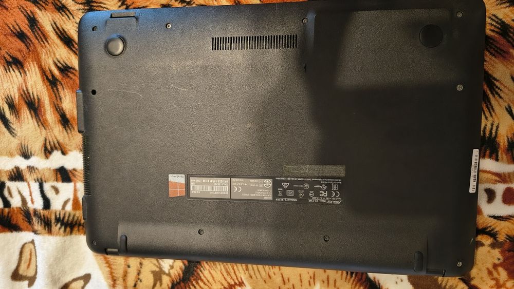 Laptop ASUS  F540LA - piese, second hand