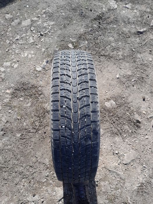 Продам резину 4 штуки