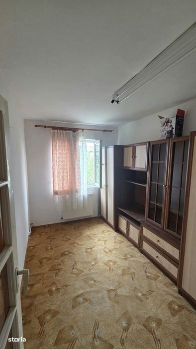 Apartament 3 camere de vanzare – Aleea Humulesti