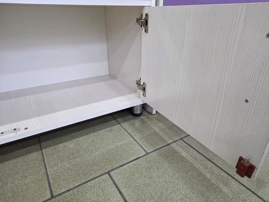 Шкаф большой торговый