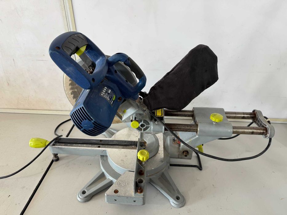 Циркуляр пендула - Extreme 1500 W / 210 mm