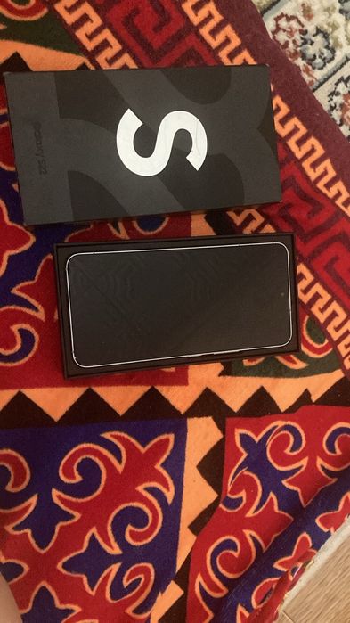 Продается телефон