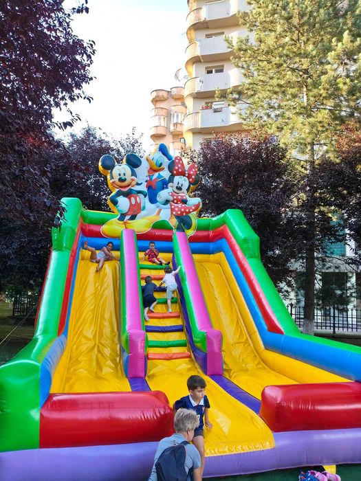 Închiriere Tobogan Gonflabil – Pentru Petreceri Copii!