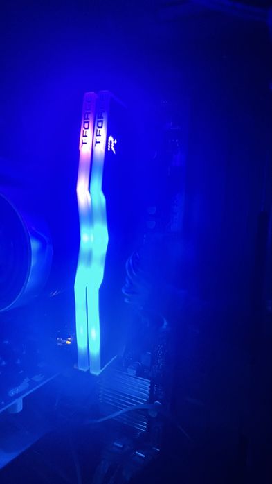 Ddr4 16gb (8x2) 2400mhz  Team Group