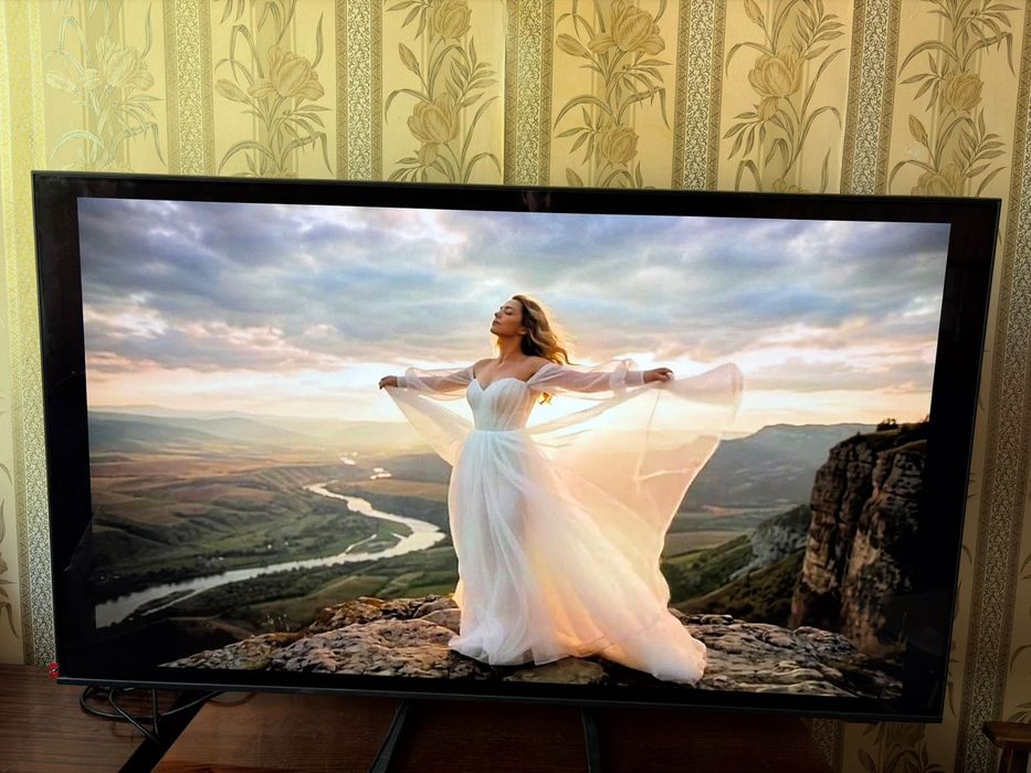 Телевизор Samsung 55"-140 см черный