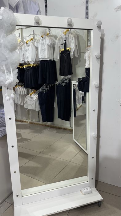 Продам зеркало в хорошем состоянии