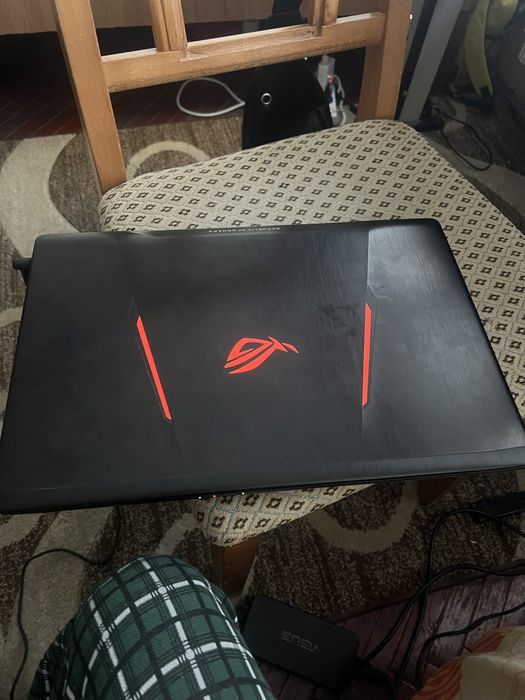 Vand la detali Asus rog strix 553