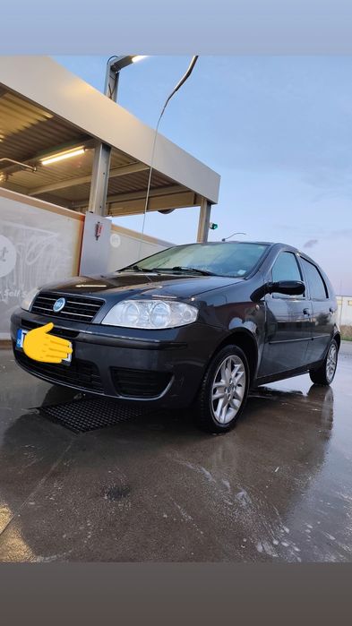 Mașină Fiat Punto
