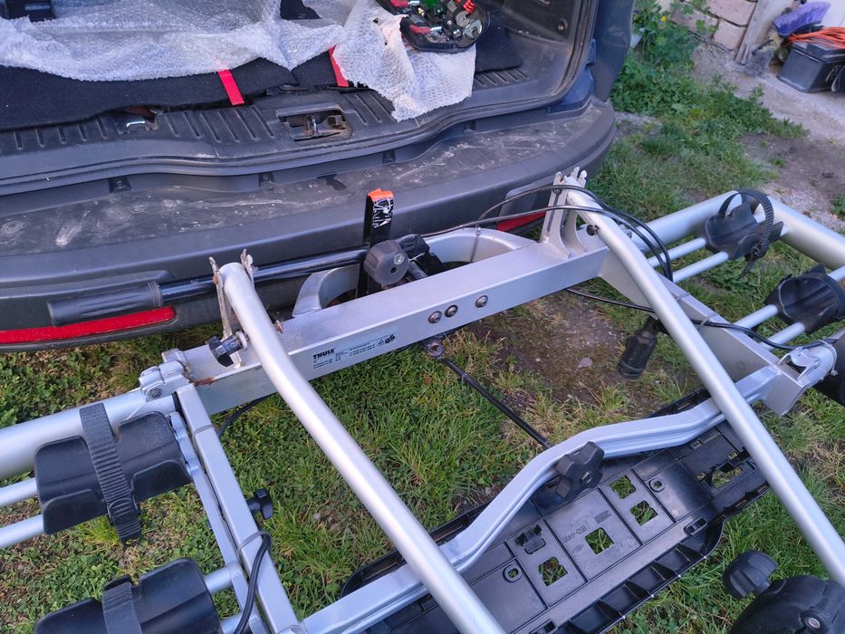 Suport 2 biciclete pe carlig Thule 902