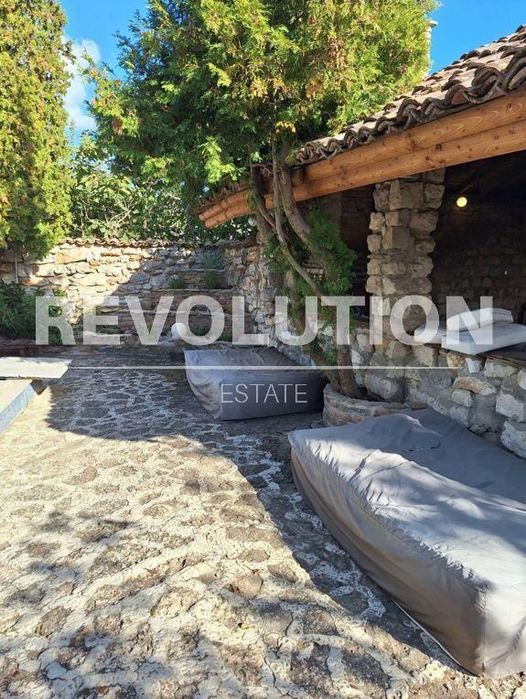 Дава се под наем Къща в Варна, Галата - 600 кв.м за 2593.35 € - Снимка #10