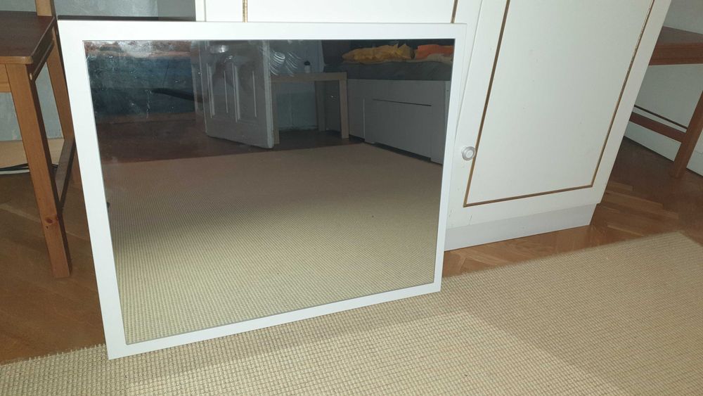 Огледало с основа 65х55 см, бяло