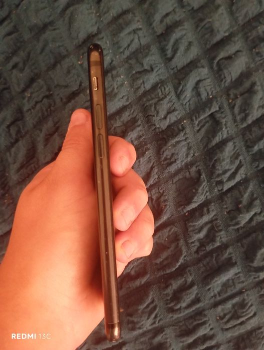 Продаю Iphone 7.