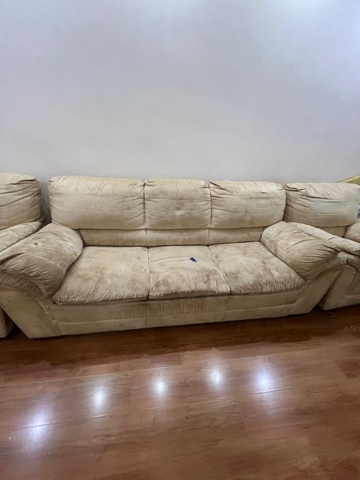 Диван б/у продам цвет беж можете