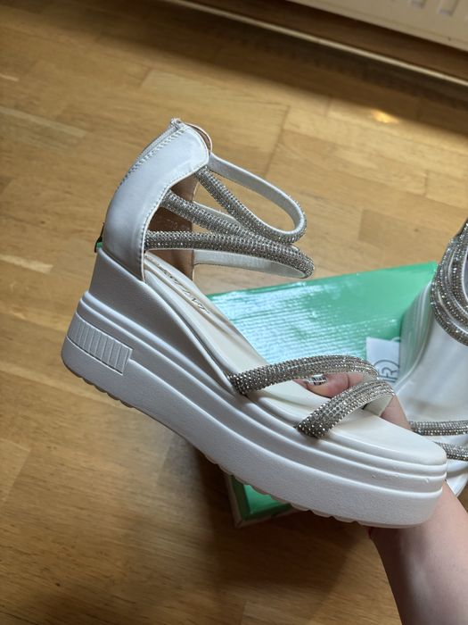 Sandale cu platforma NOI