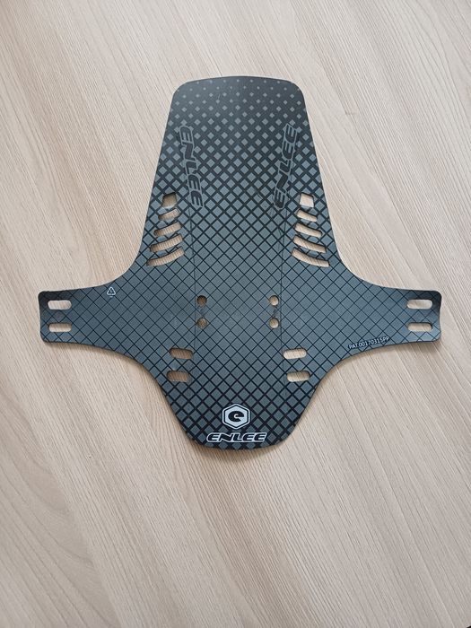 Крыло задние , передние