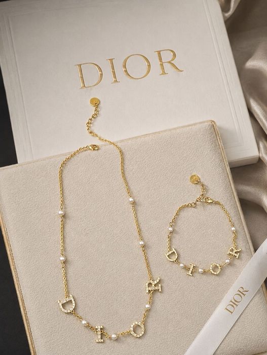 CHANEL DIOR колие обеци
