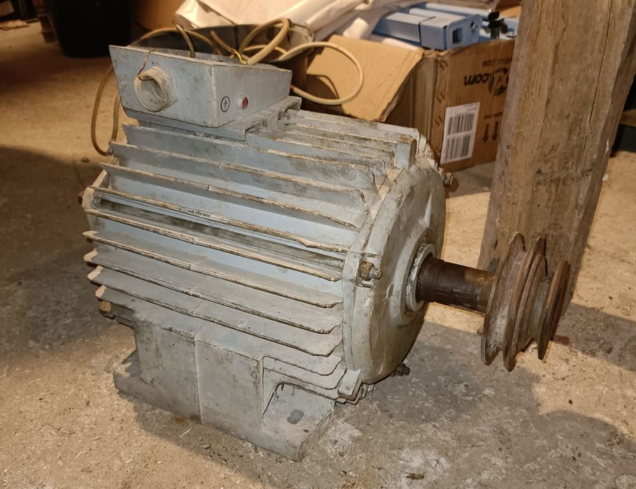 Motor electric trifazat 5kW 900 rotații