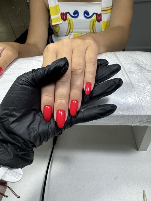 Ищу модель на наращивание ногтей