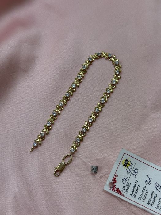 Золотой браслет с фианитами