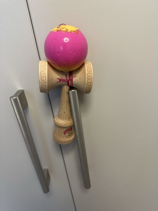 Kendama Bisoi roz