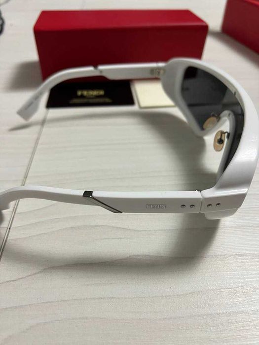 Ochelari de soare FENDI