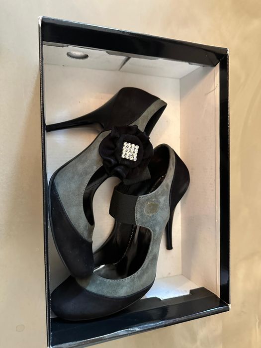 Pantofi piele intoarsa marimea 36