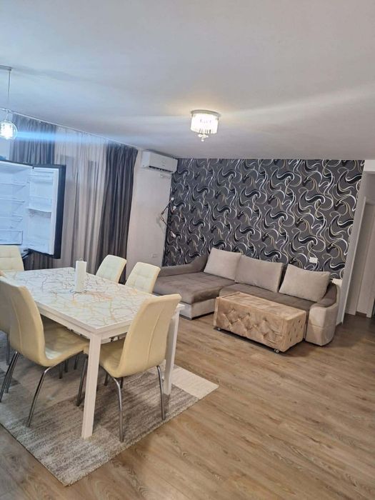 Vand apartament 3 camere